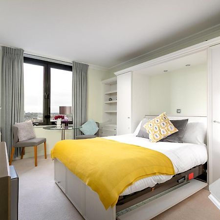 Point West Apartments London Bagian luar foto