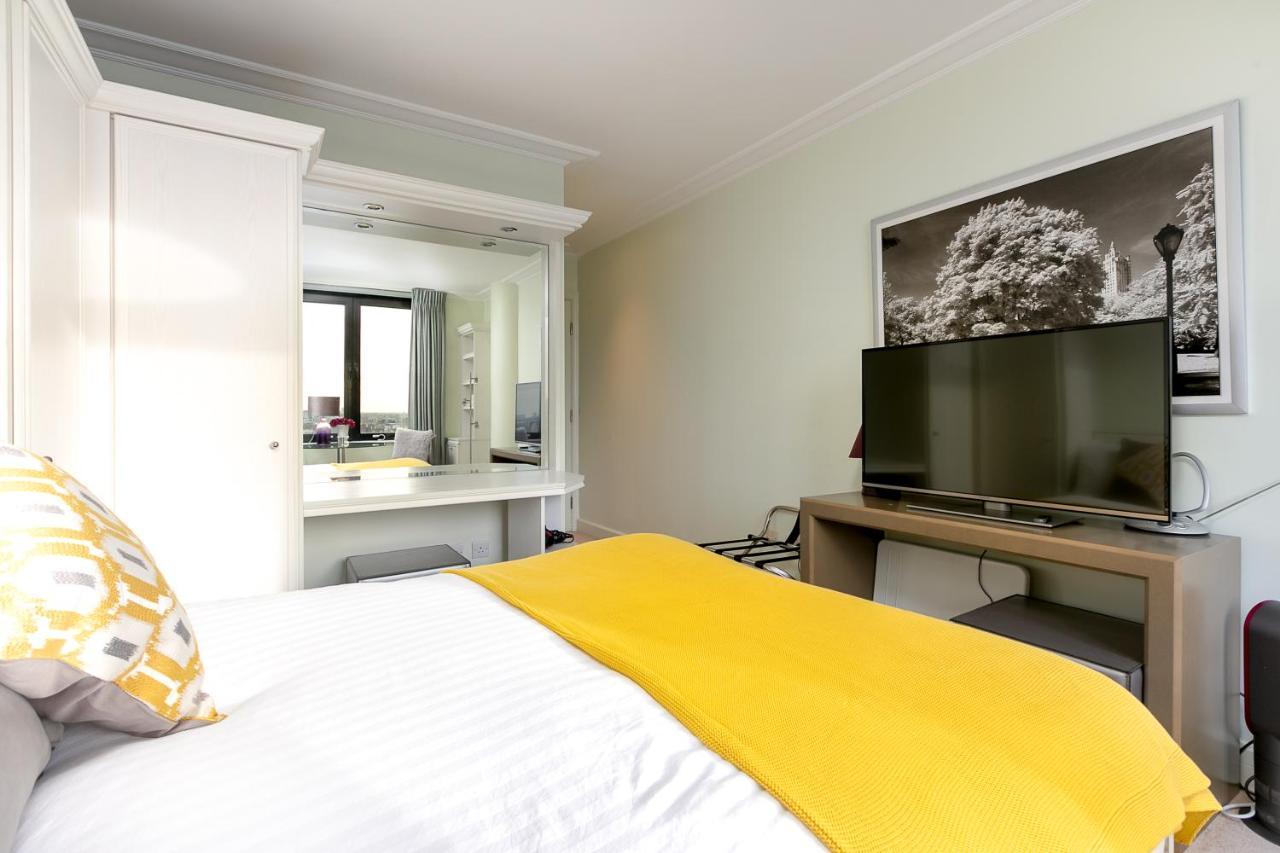 Point West Apartments London Bagian luar foto