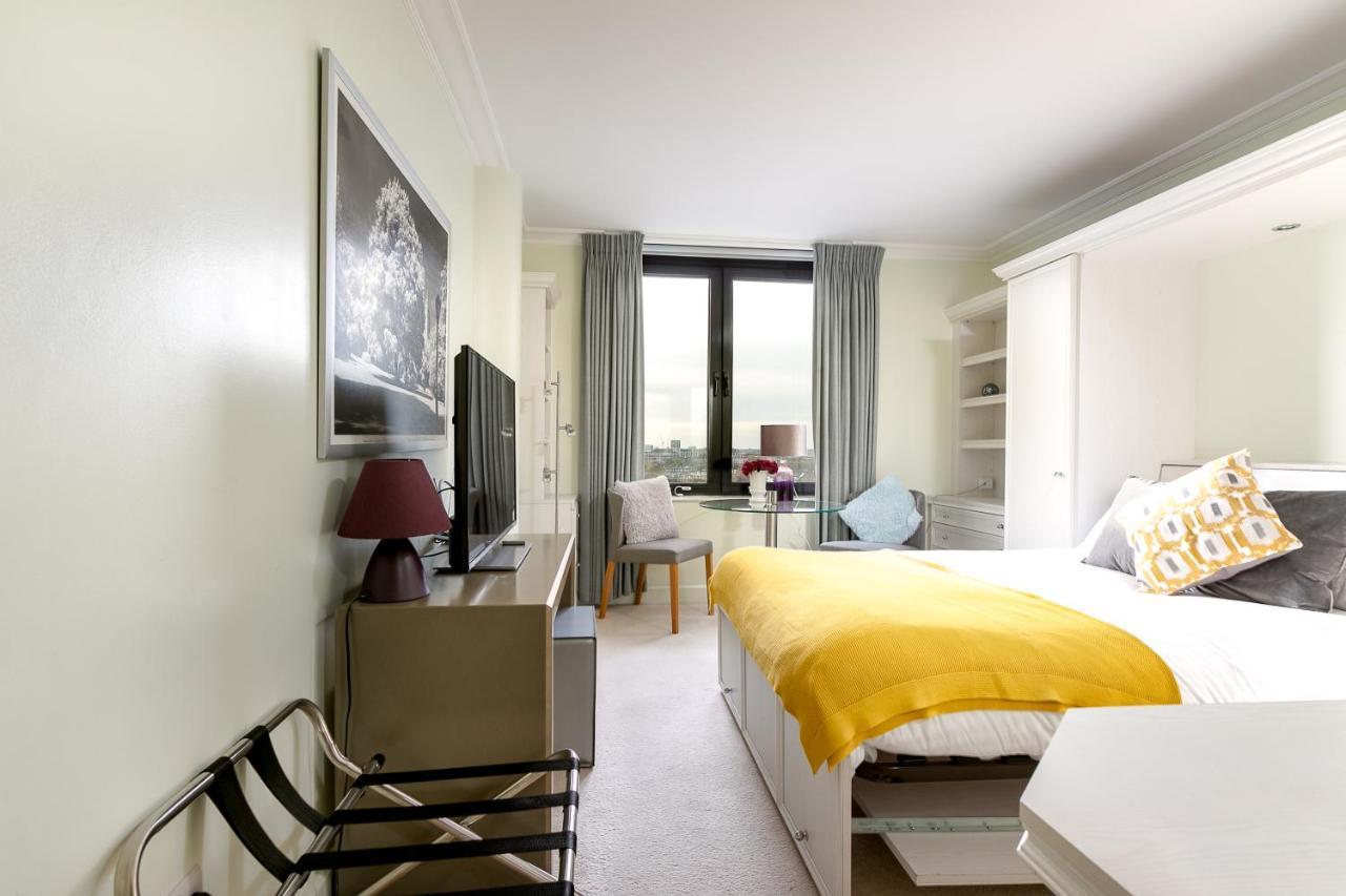 Point West Apartments London Bagian luar foto