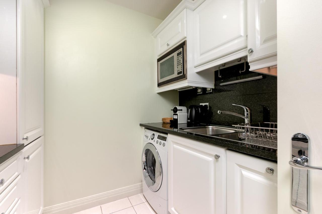 Point West Apartments London Bagian luar foto