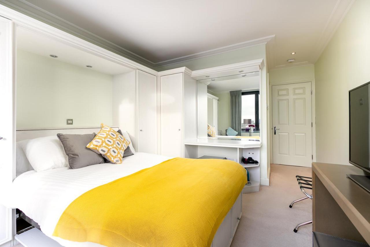 Point West Apartments London Bagian luar foto