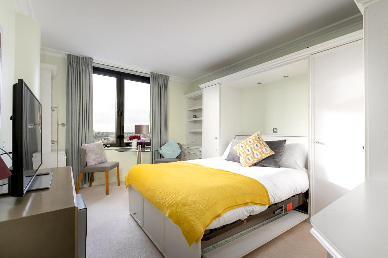 Point West Apartments London Bagian luar foto
