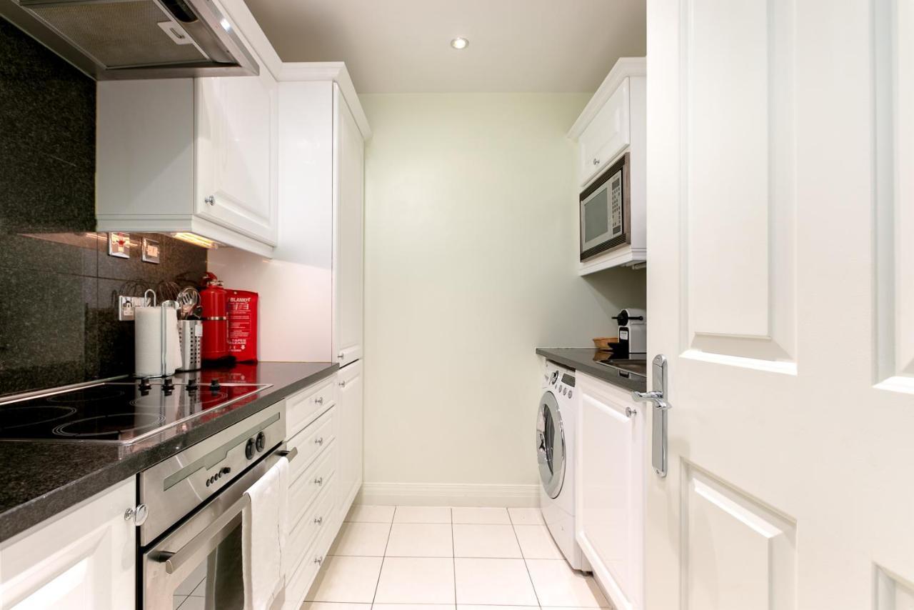 Point West Apartments London Bagian luar foto
