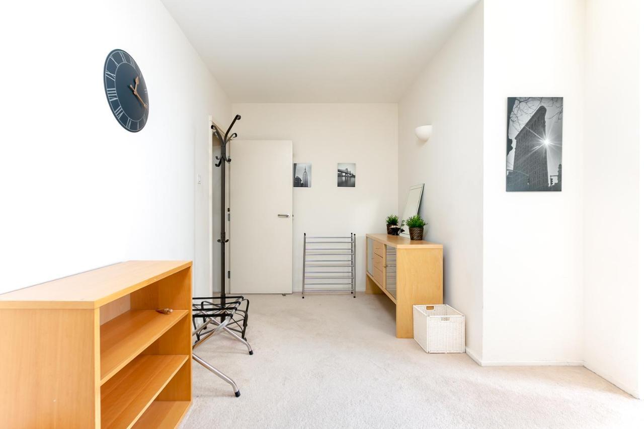 Point West Apartments London Bagian luar foto