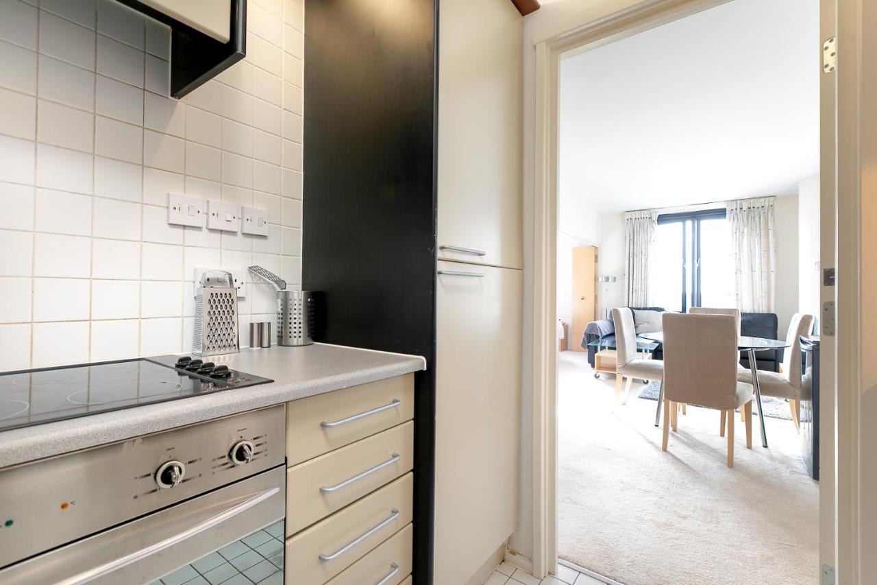 Point West Apartments London Bagian luar foto