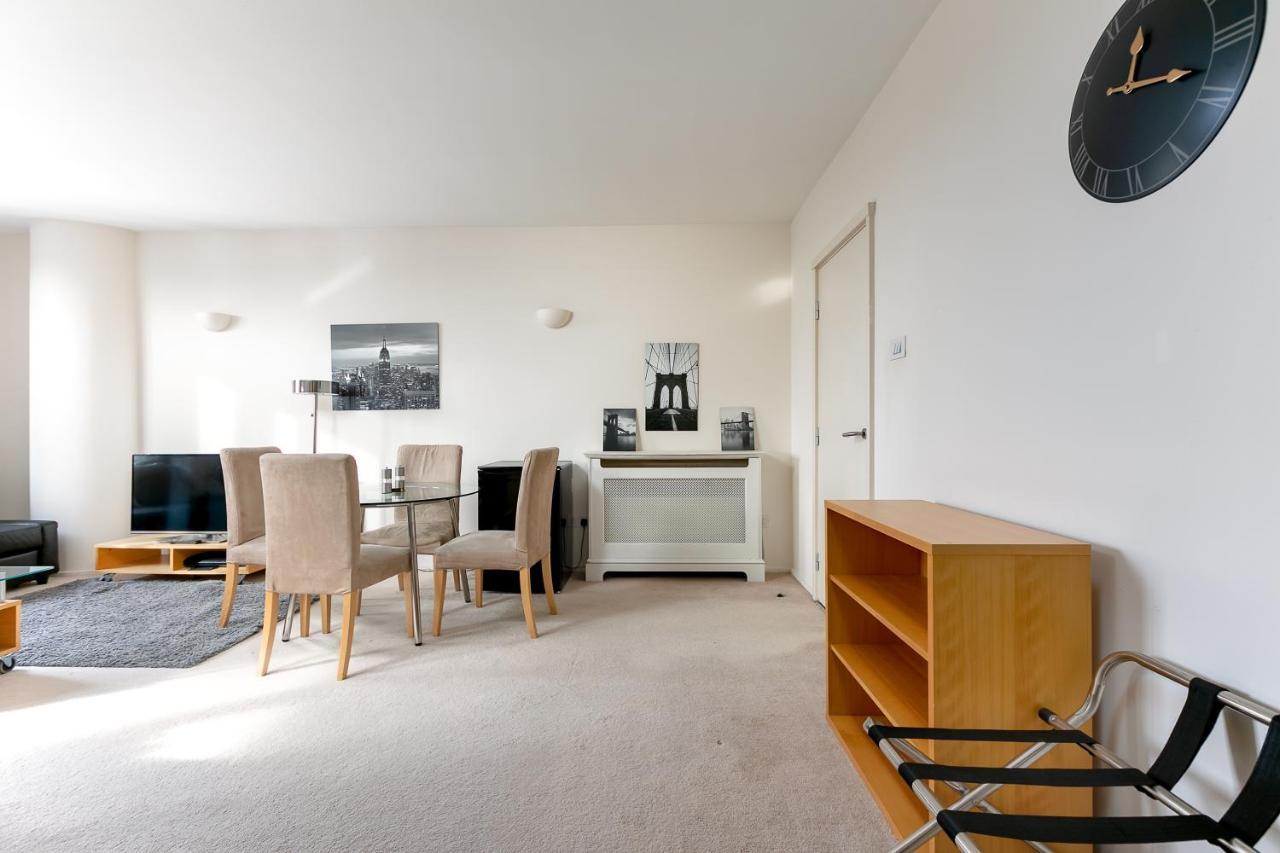 Point West Apartments London Bagian luar foto